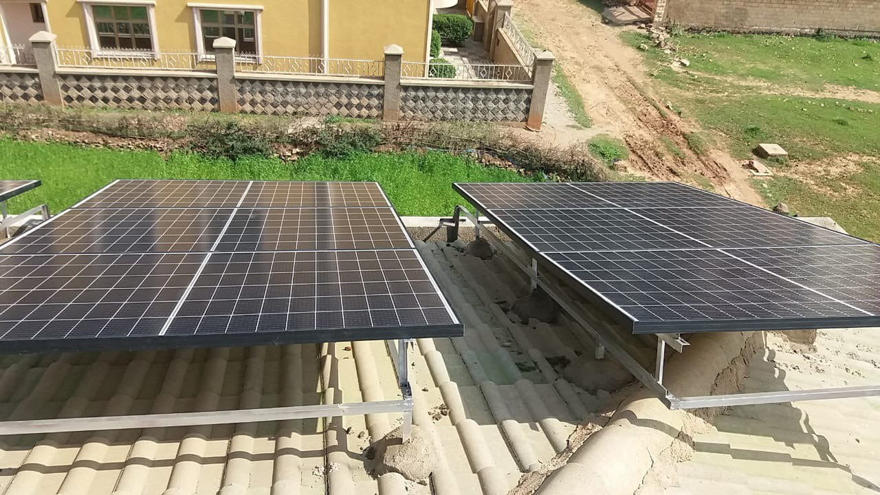 D - #4 -- BIG BIG SOLAR SYSTEM #4 --- 8 Panel and 8 Battery FULL Solar System.